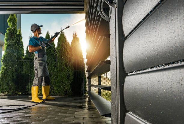 Best Roof Washing  in Leavittsburg, OH